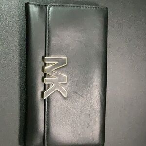 MK Long Wide Wallet like new